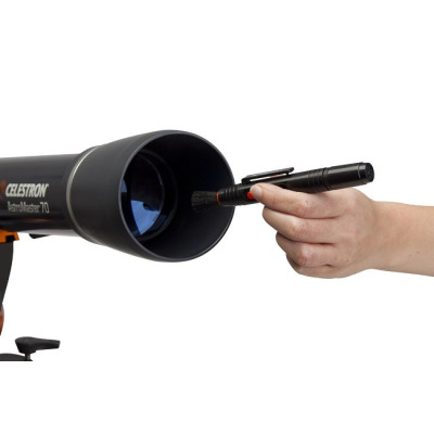 Олівець для чистки оптики Celestron LensPen