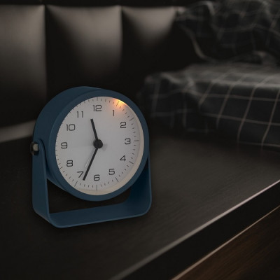 Будильник TFA "Design" бесшумный синий 99x42x101 мм (60104206) Будильник TFA "Design" бесшумный синий 99x42x101 мм (60104206)